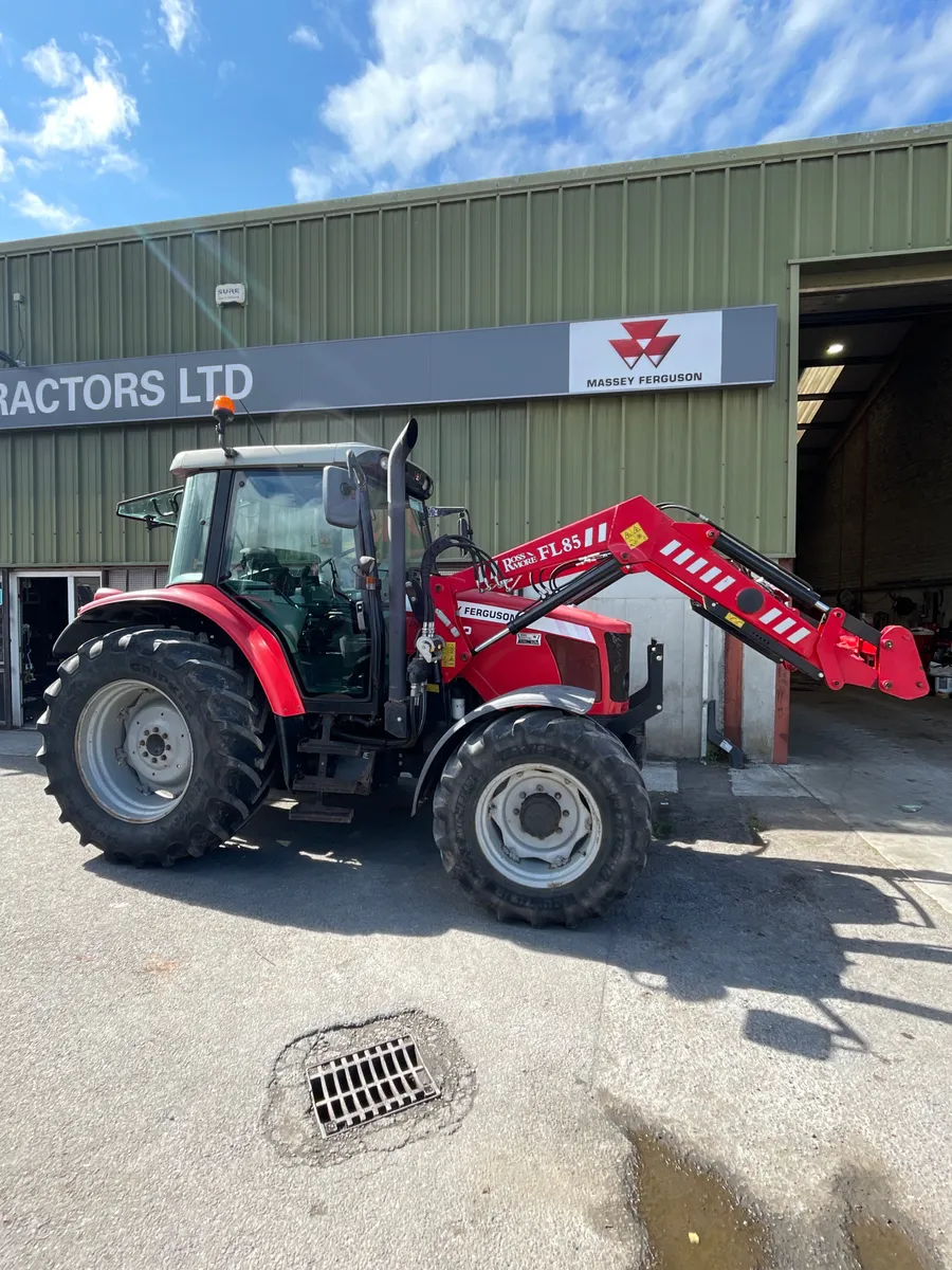 Massey Ferguson 5460 2008 - Image 2