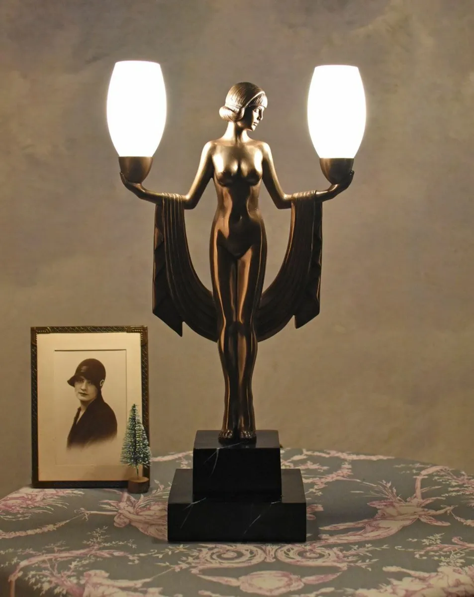 Table Lamp Villa Gatsby Art Deco Table Lamp Female - Image 1