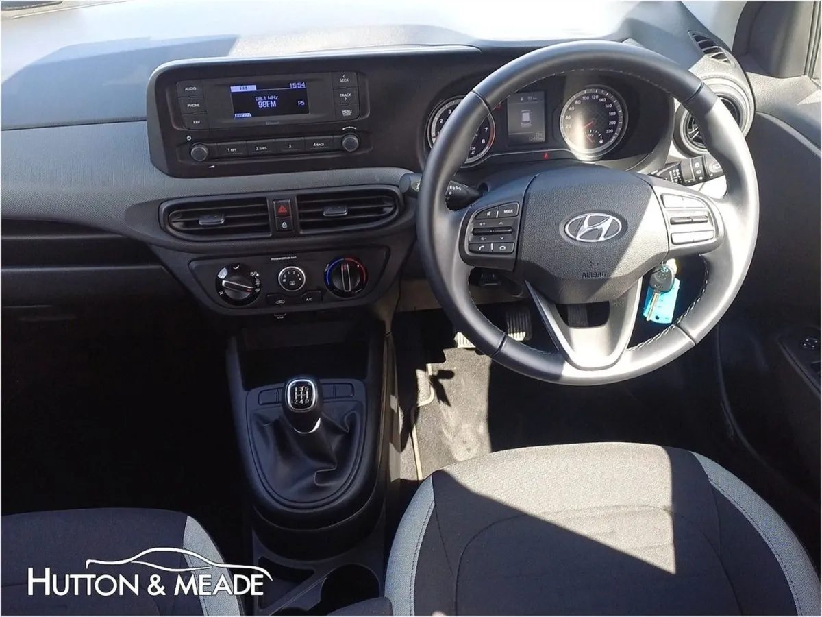 Hyundai i10 Delux 1.0 Petrol 5dr - Image 4