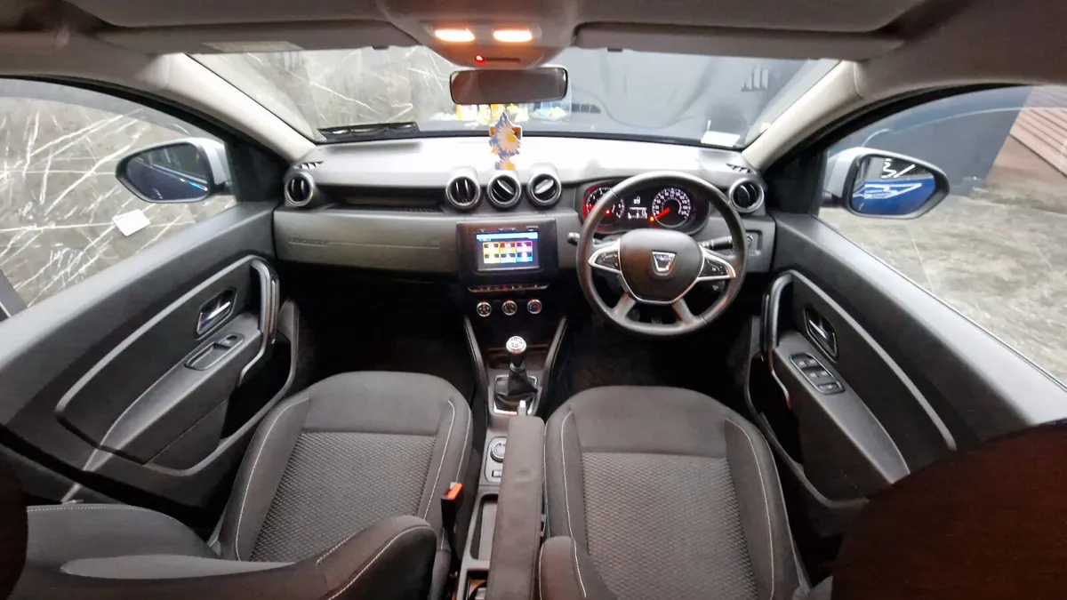 DACIA DUSTER 2020 4 WHEEL DRIVE - Image 4