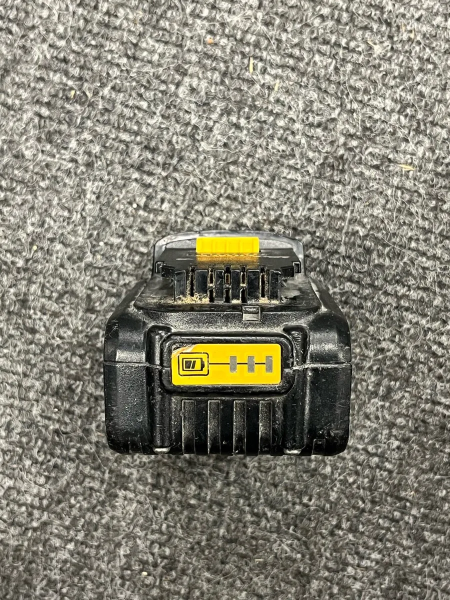 Dewalt 18v Battery - Image 2