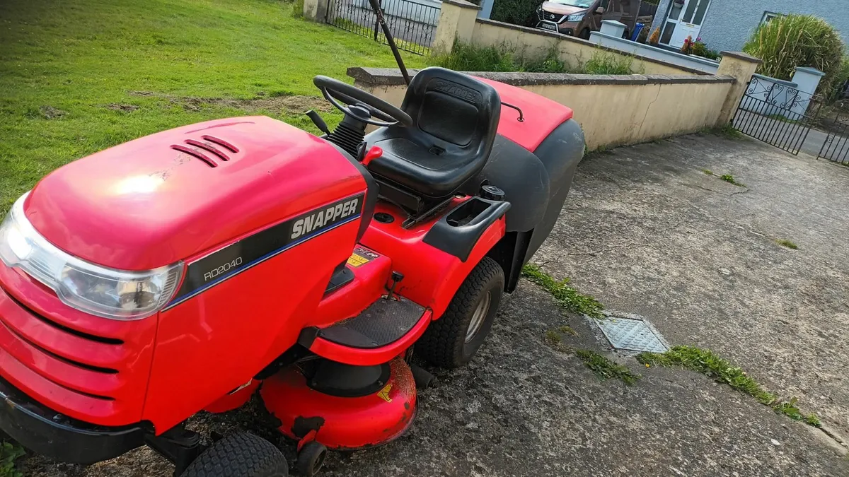 Snapper ride on lawnmower - Image 3