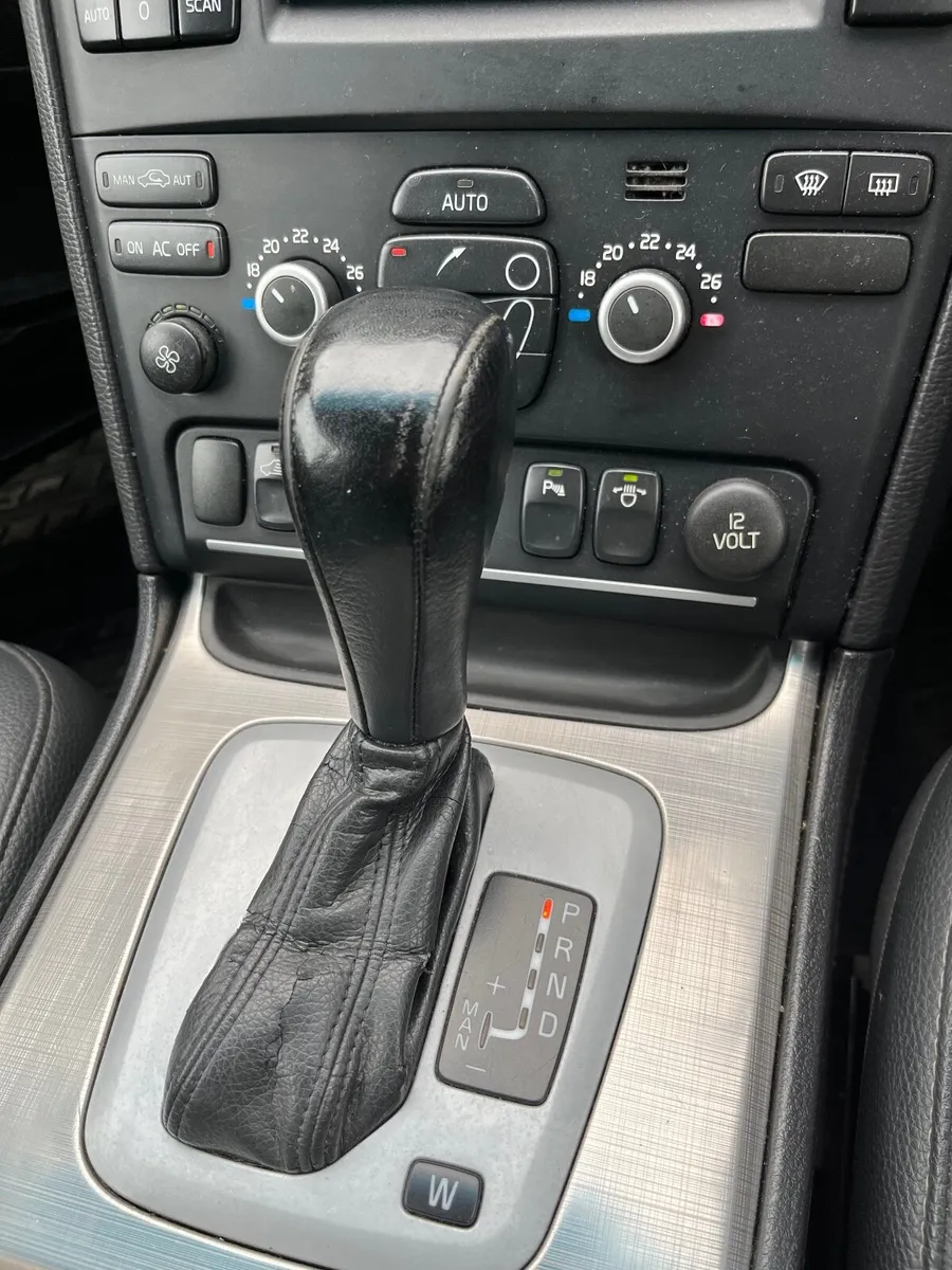 Volvo XC90 2010 - Image 3