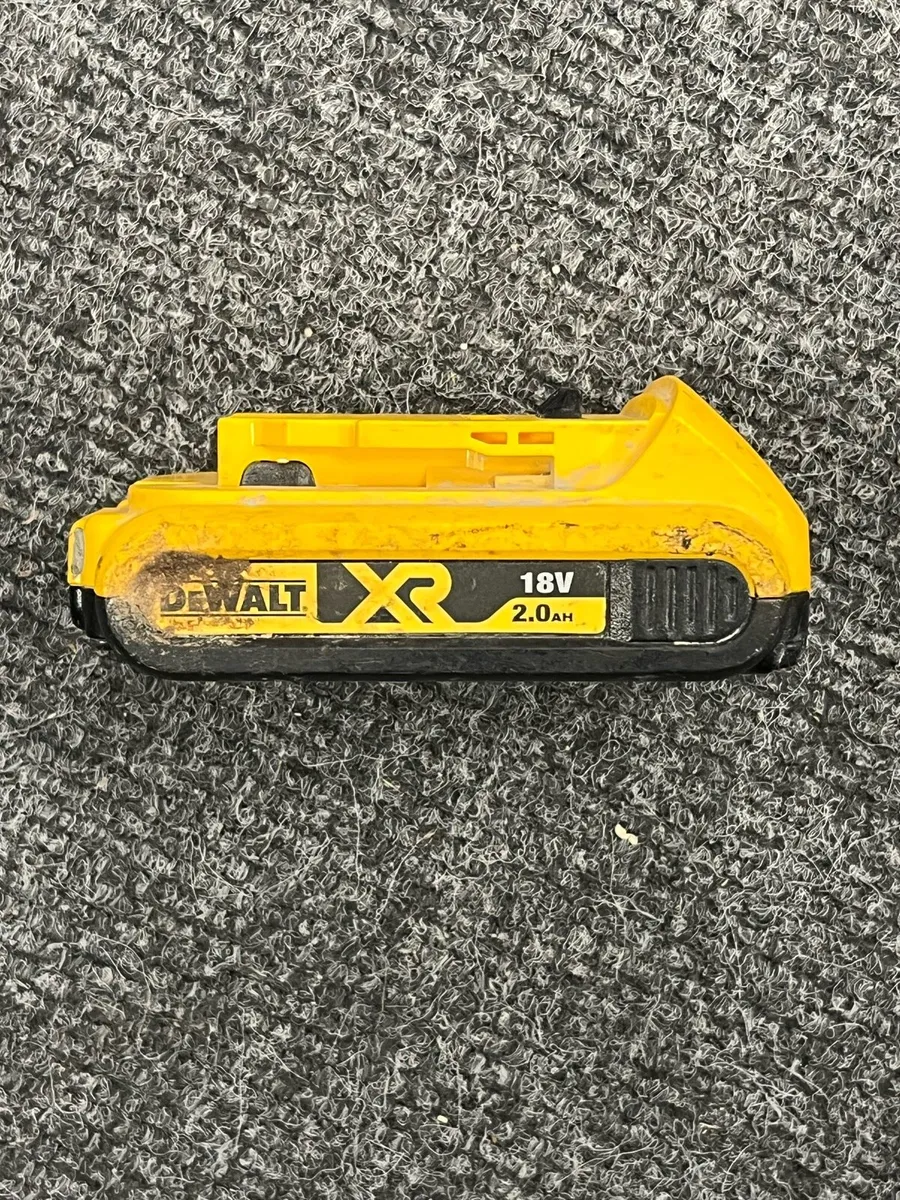DeWalt 18v Battery - Image 1