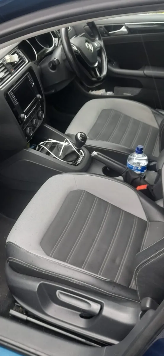 VOLKSWAGEN JETTA HIGHLINE TDI (150BHP) - Image 2
