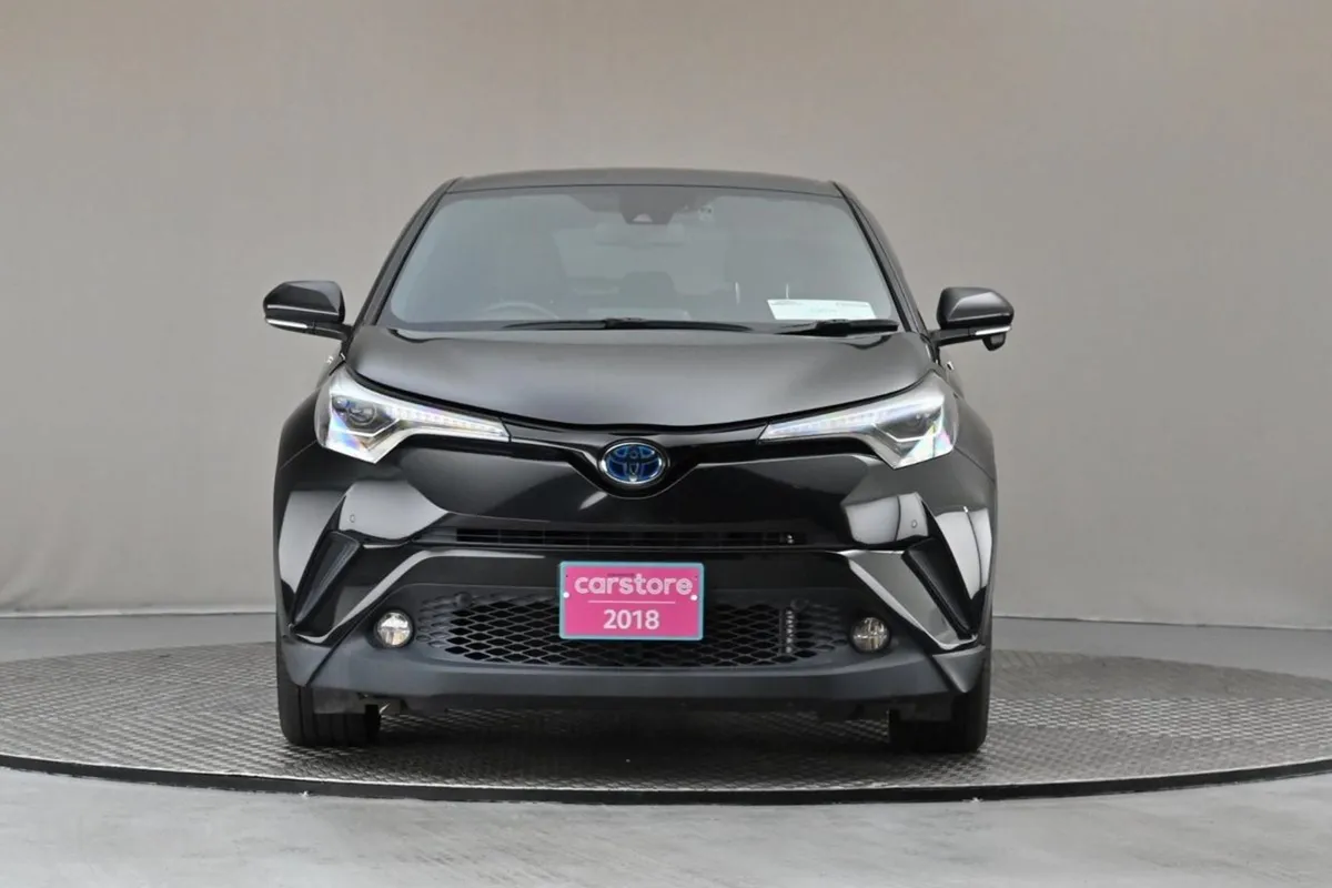 Toyota C-HR 1.8 Hybrid  half Leather reverse Cam - Image 2
