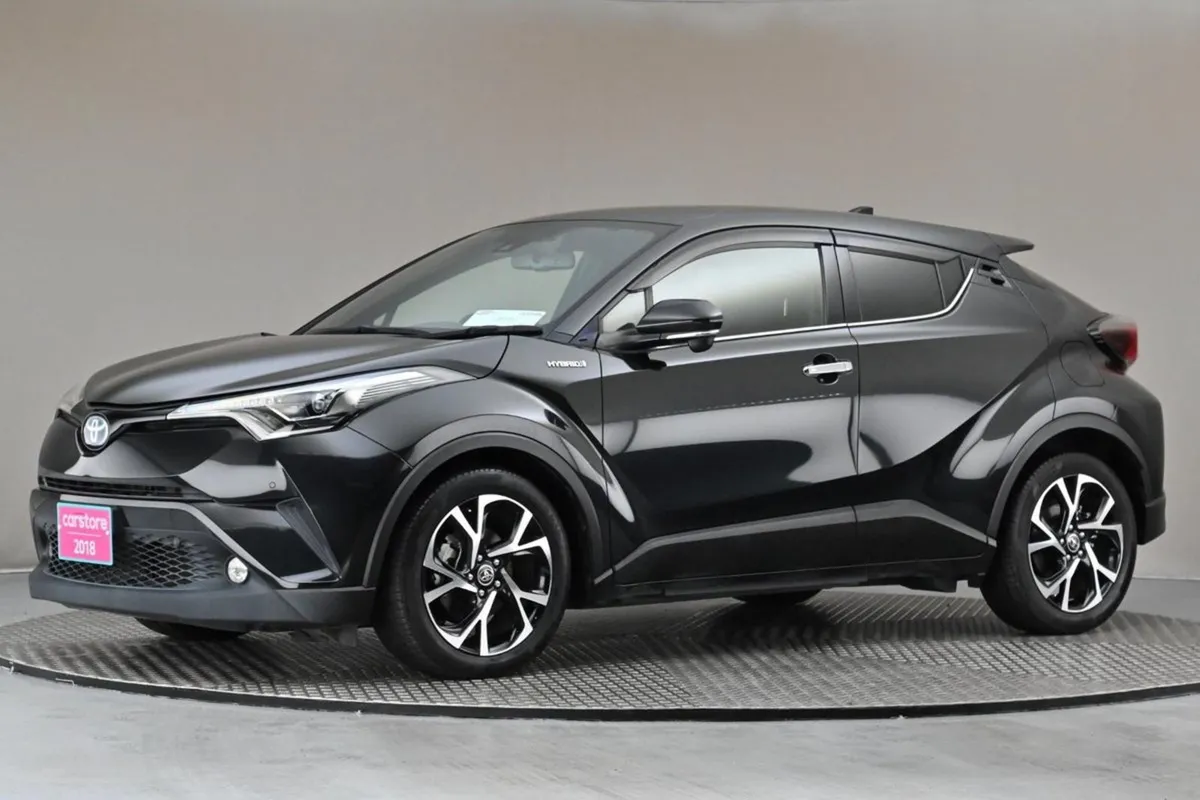 Toyota C-HR 1.8 Hybrid  half Leather reverse Cam - Image 4