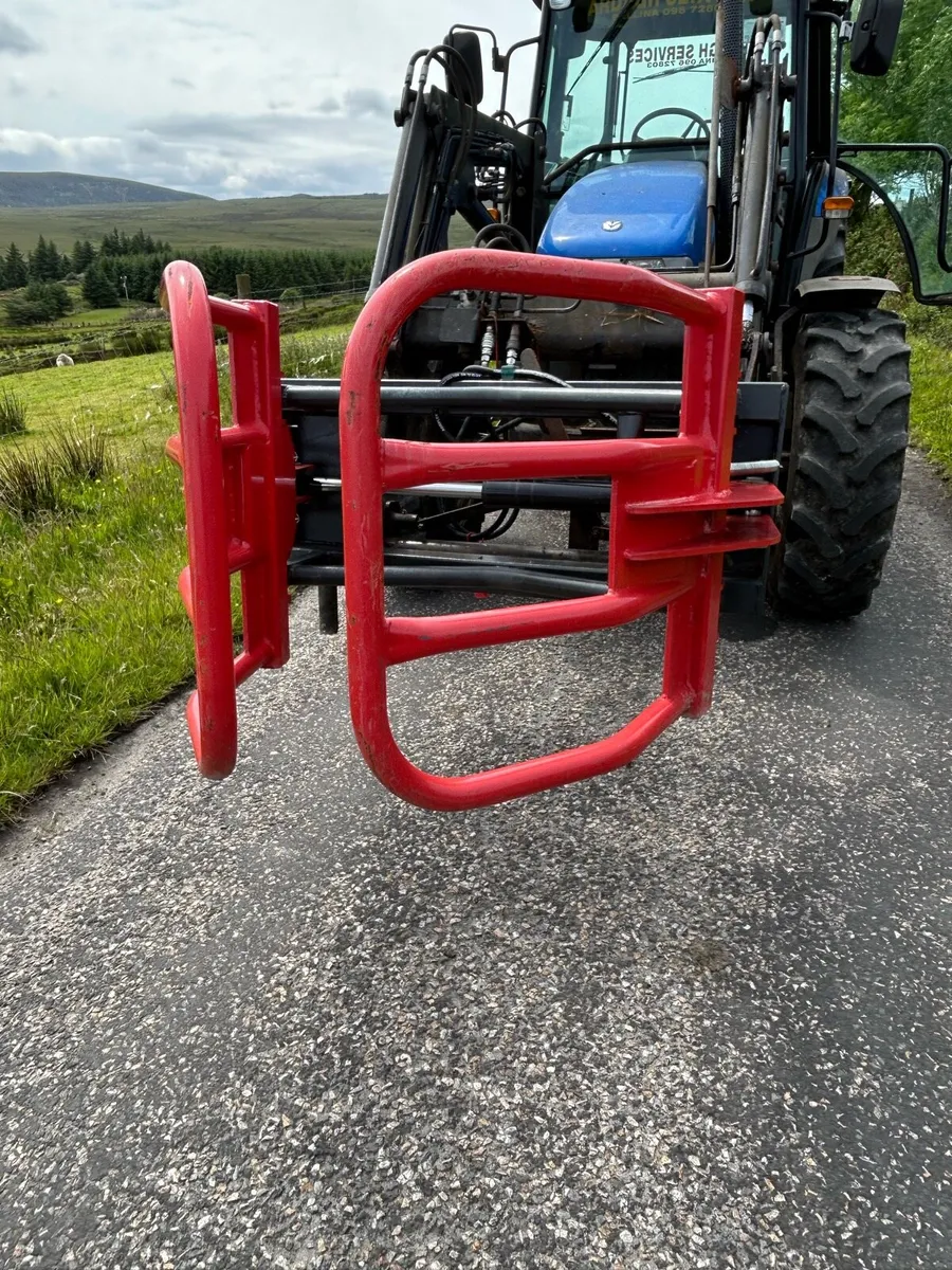 Soft Hand Bale Handler - Image 1
