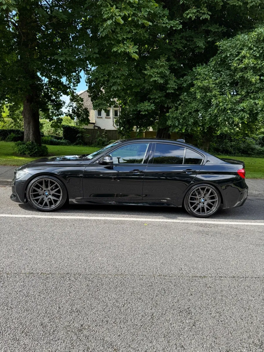 BMW 330e Autovogue edition - Image 1