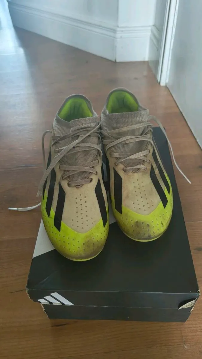 Football shoes