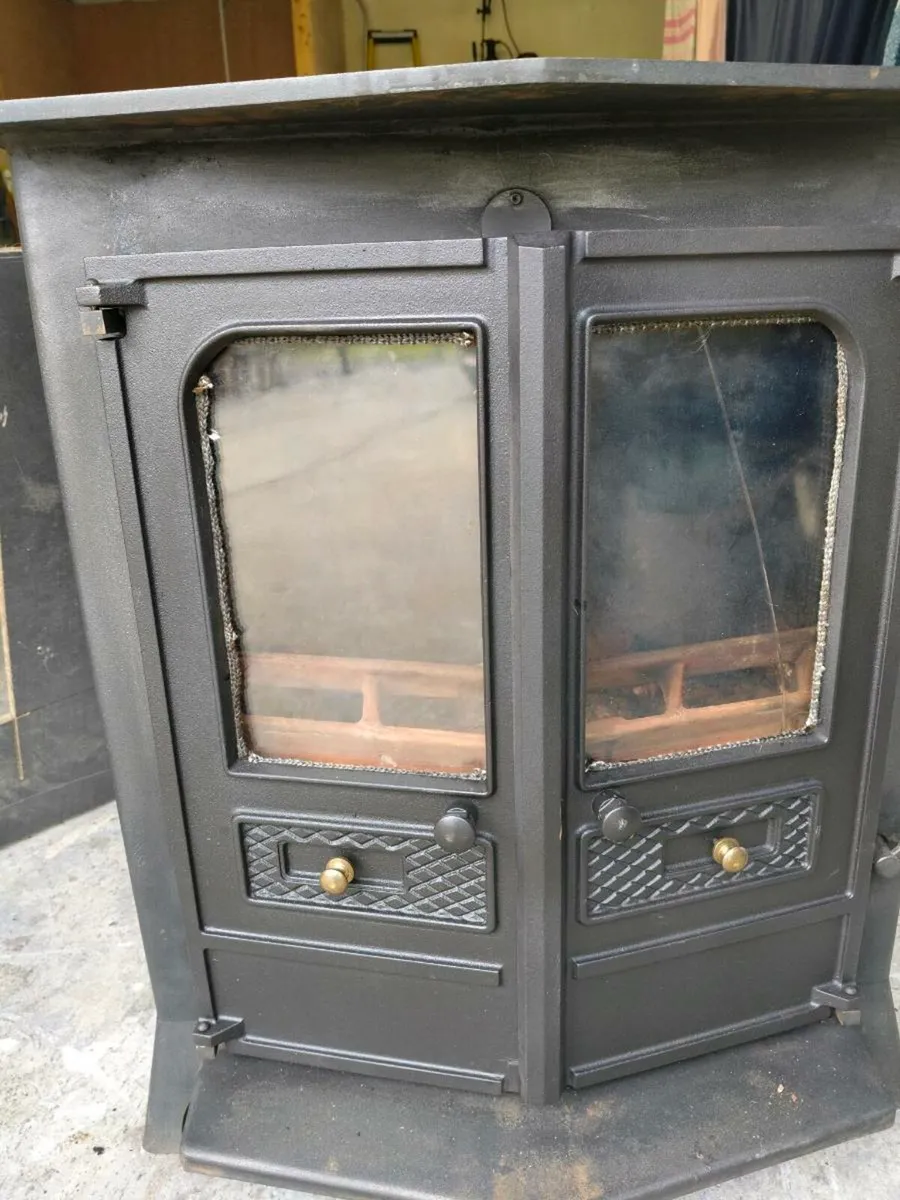 Sharnwood county, Solid fuel stove with boiler - Image 1
