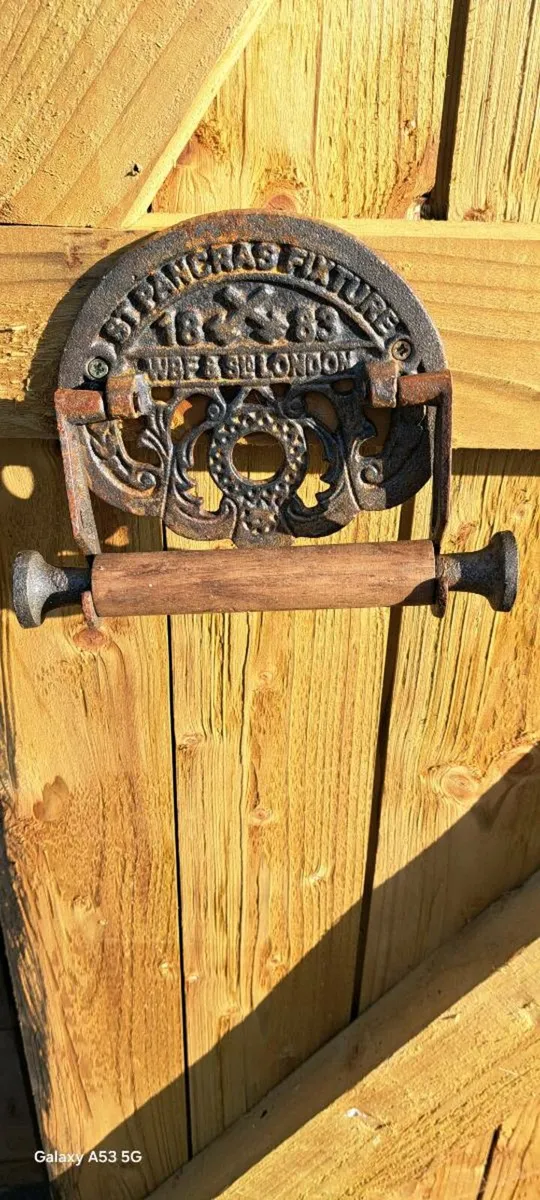 Cast iron railway  toilet rool holder