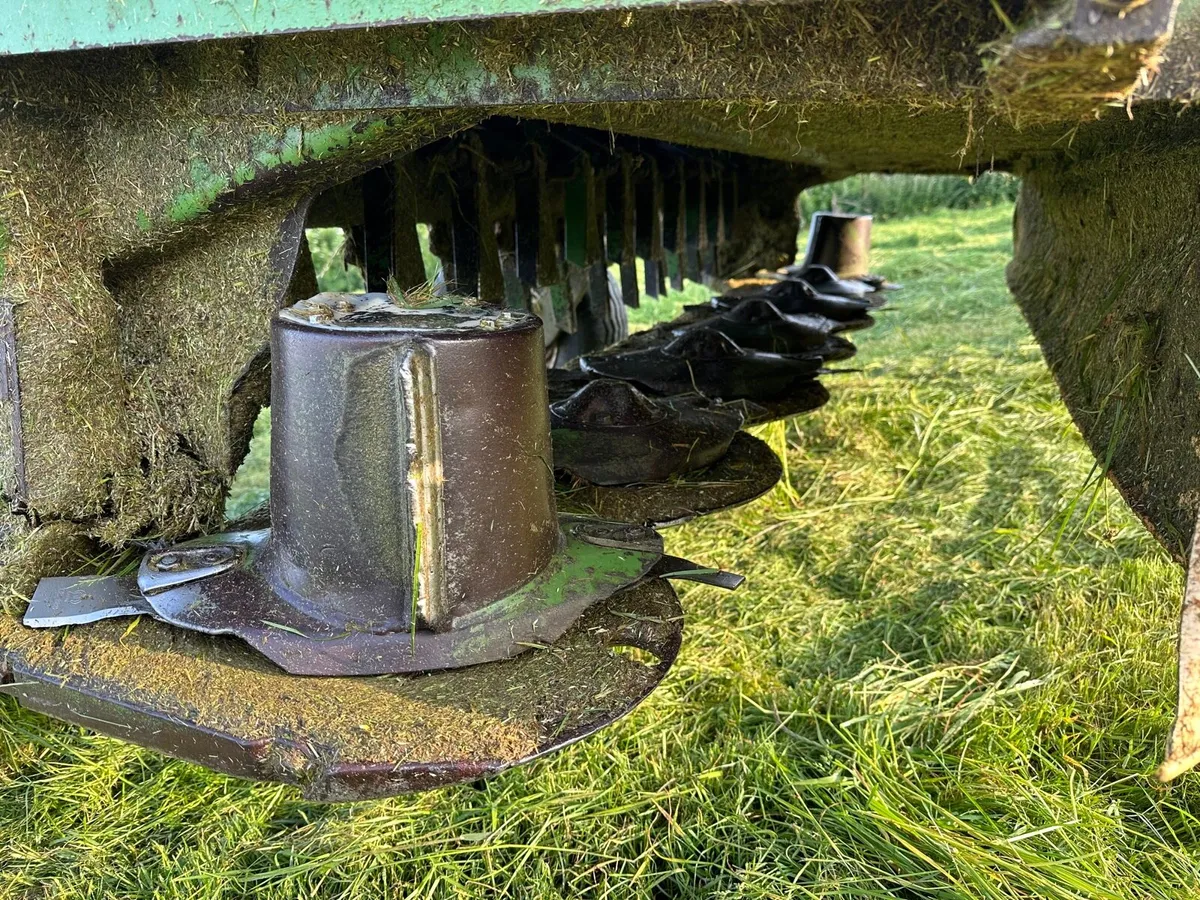 Krone 10ft mower - Image 4