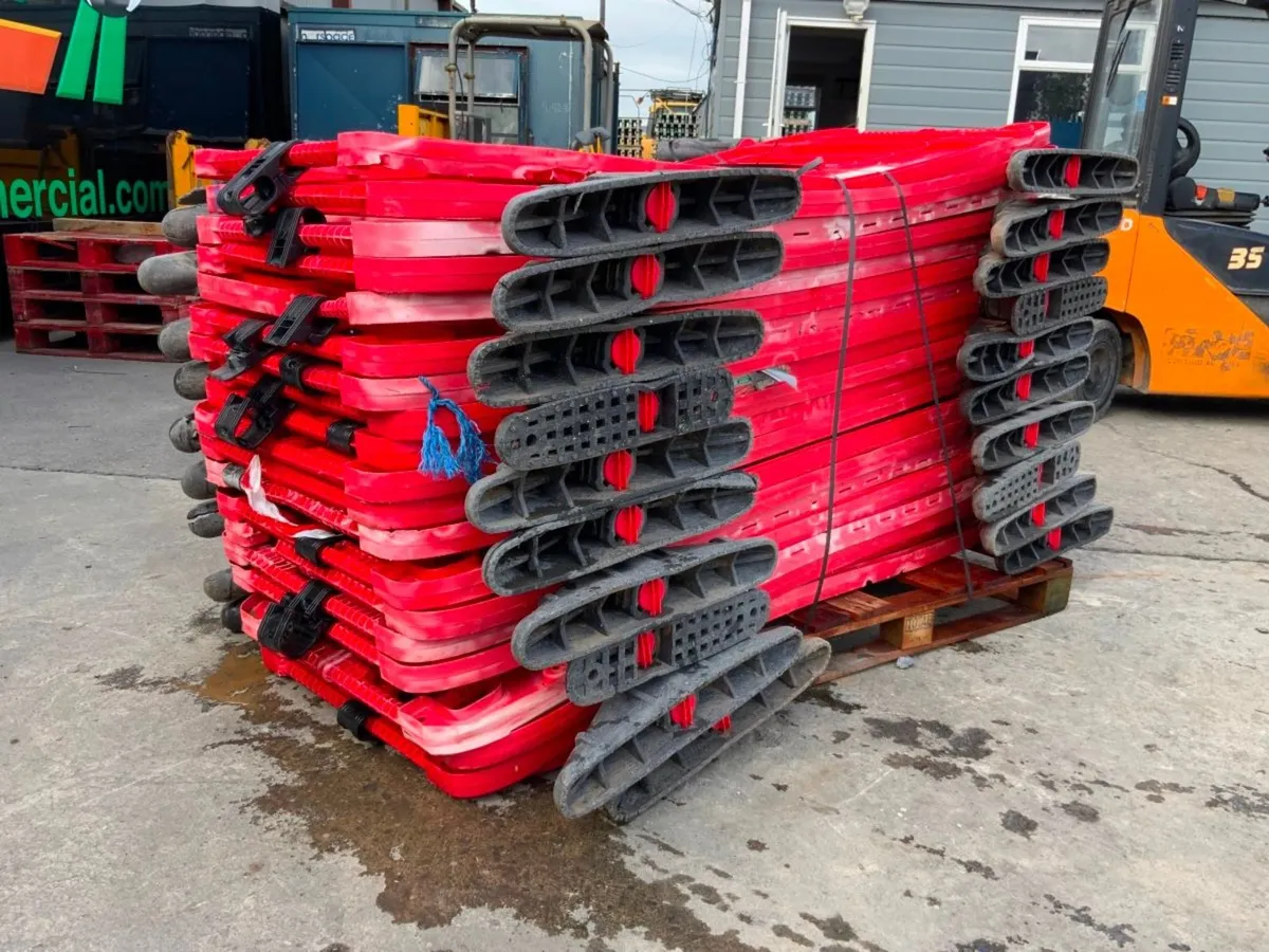 20 of ...PLASTIC SAFETY BARRIERS....7946. - Image 3