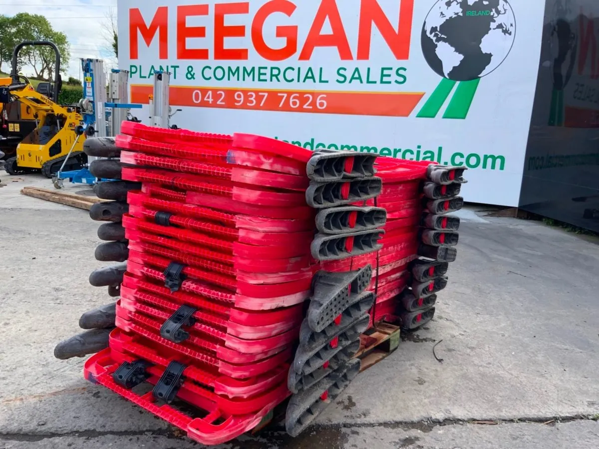20 of ...PLASTIC SAFETY BARRIERS....7946. - Image 2