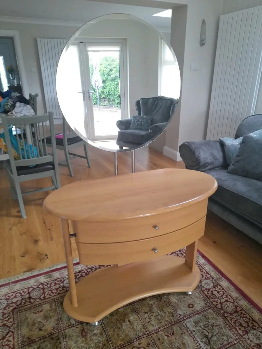 Dressing table