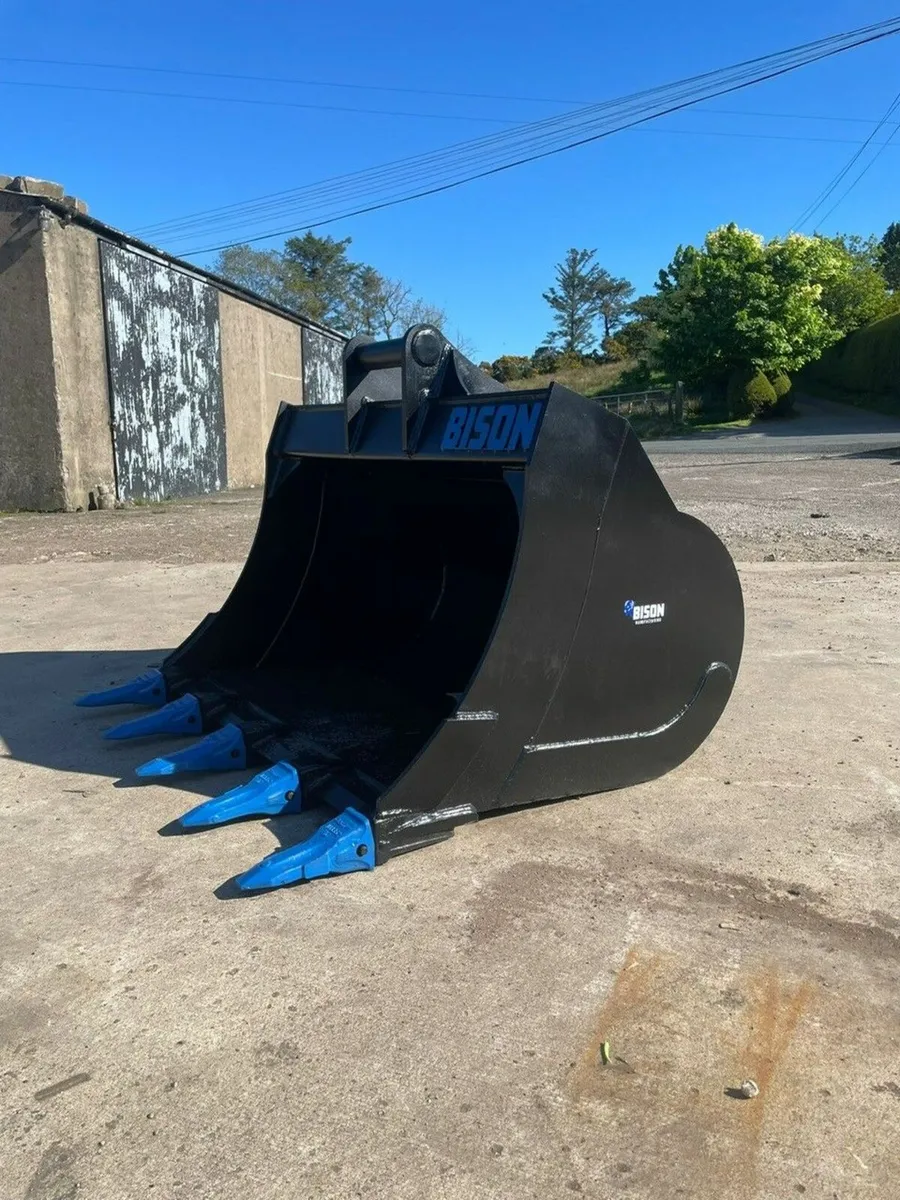 21T 60" DIGGING BUCKET - Image 1