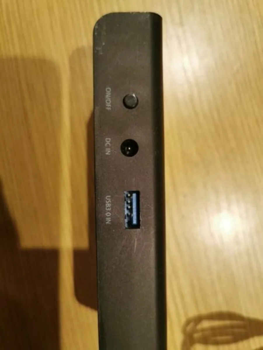 USB 3 Hub 7 Ports30 Watts 2.4A charging 5Gbps Sup - Image 3