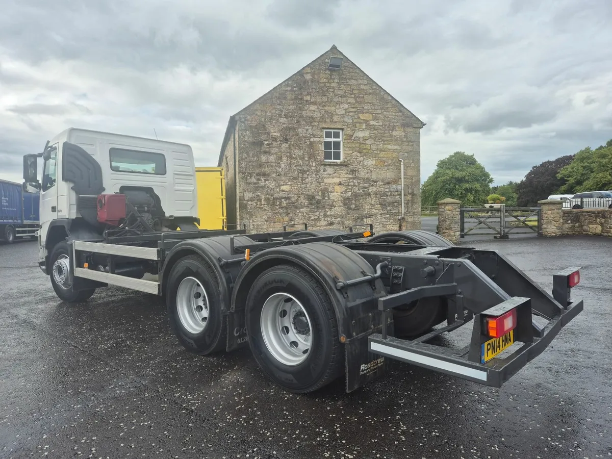 2014 Volvo FM 370 6x4 c/cab - Image 4