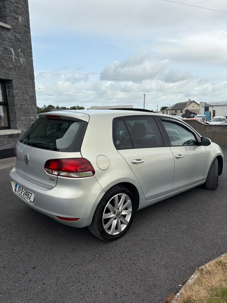 Volkswagen Golf 2010 - Image 4