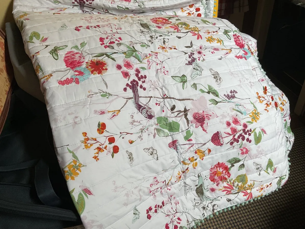 Bedspread - Image 1