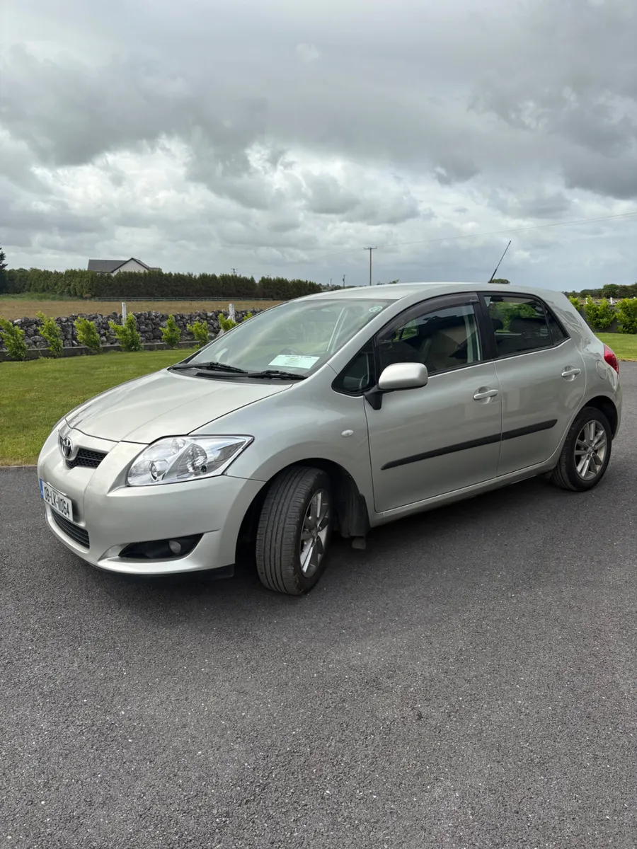 Toyota Auris 2008 - Image 2