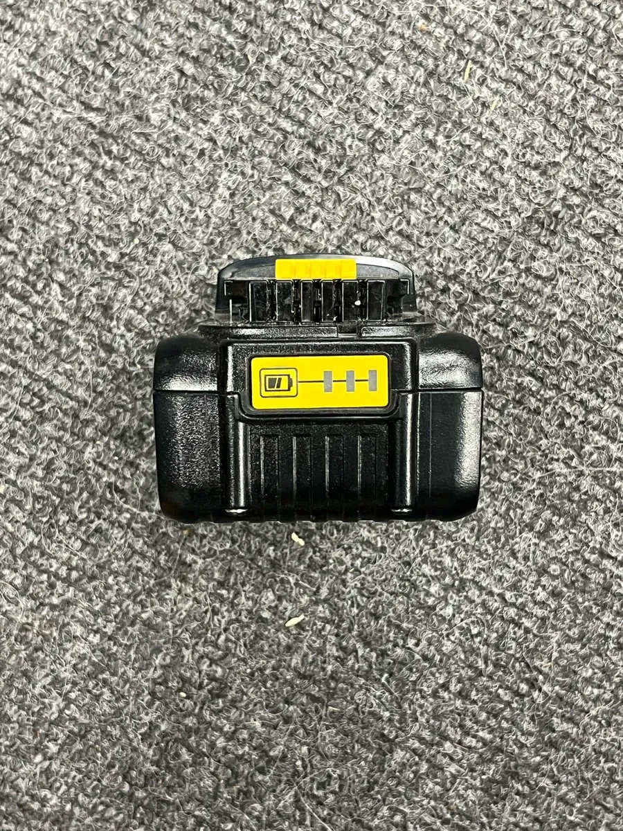 Dewalt 18v Battery - Image 2