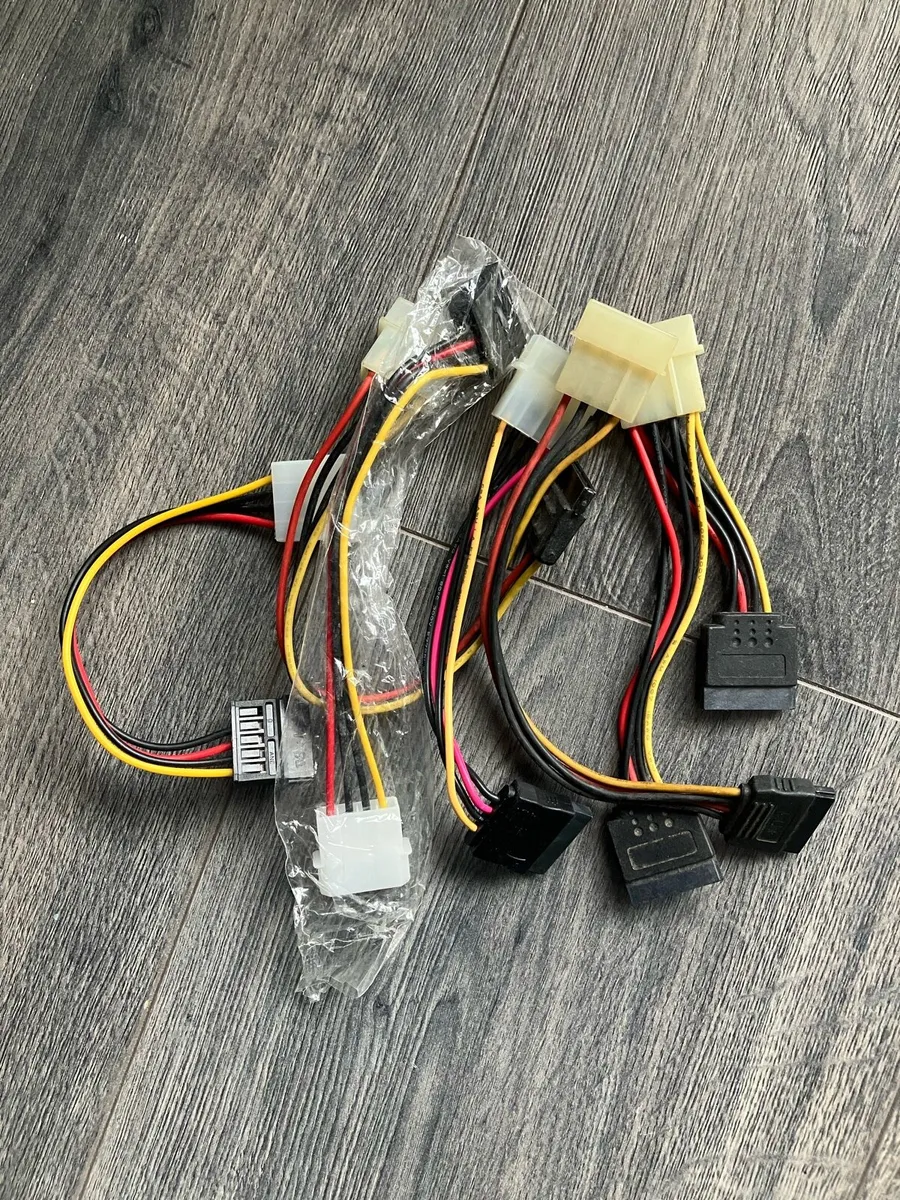 IDE Molex 4 pin to SATA Power Cable
