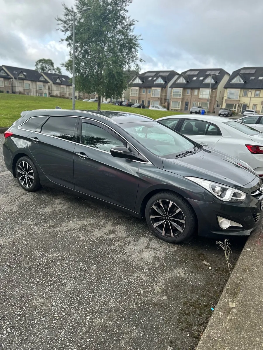 Hyundai i40 - EXECUTIVE ESTATE LOW MILEAGE  2015 - Image 1