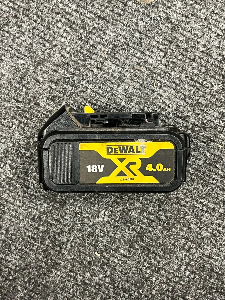 Dewalt 18v Battery - Image 1