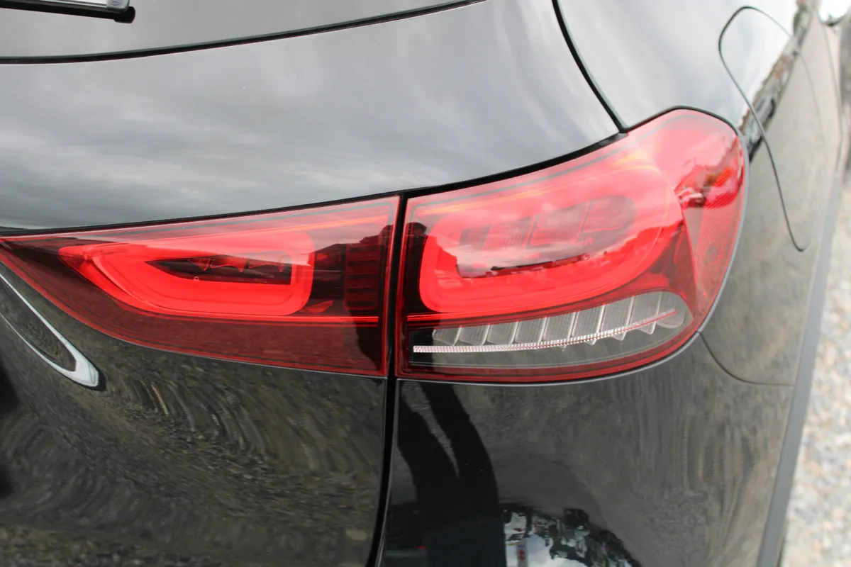 Mercedes-Benz GLA 250E EXCLUSIVE ED PREMIUM 1.3 - Image 4