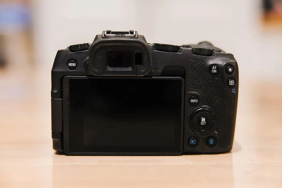 Canon RP - Image 2