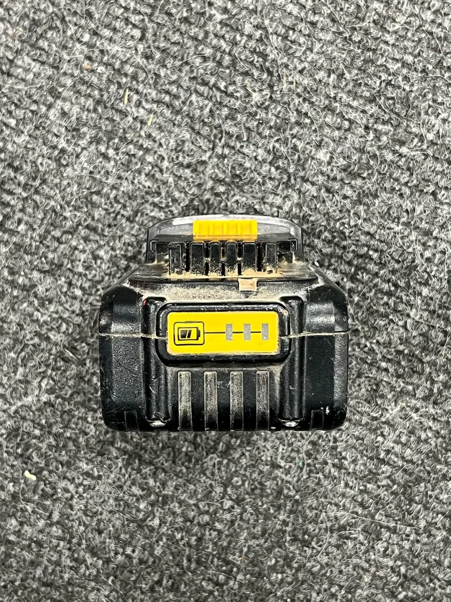 Dewalt 18v Battery - Image 2