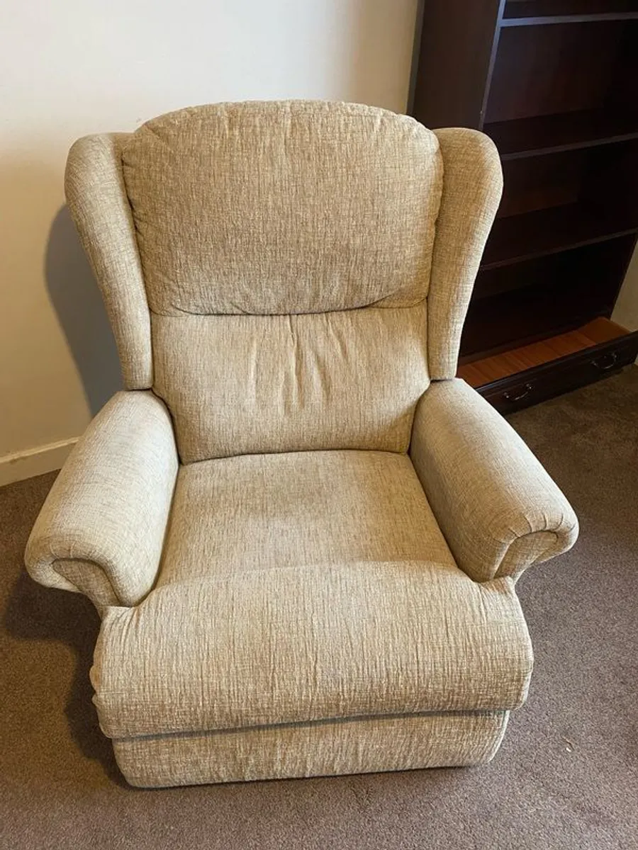 Parker Knoll 3 Seater Couch plus 3 single Recliner Armchairs - Image 2
