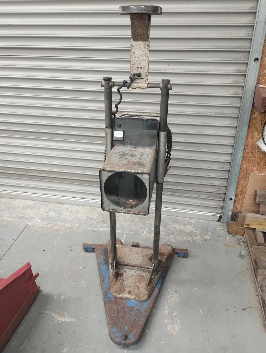 Bosch Headlight Aligner - Image 1
