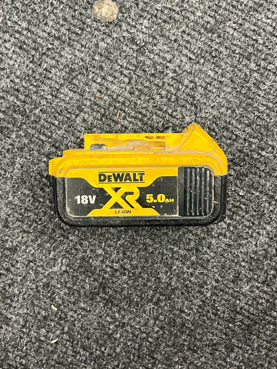 Dewalt 18v Battery - Image 1