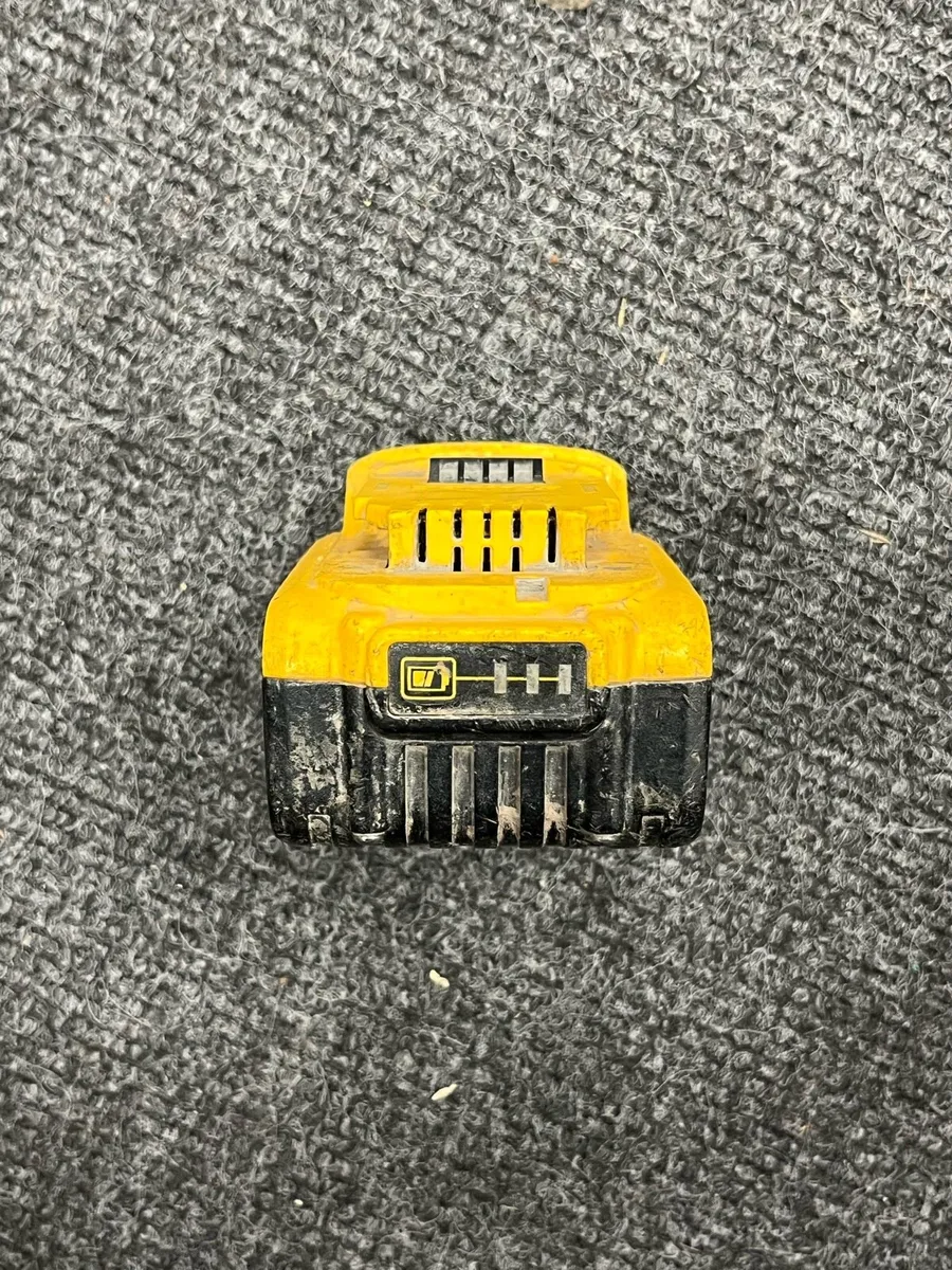Dewalt 18v Battery - Image 2