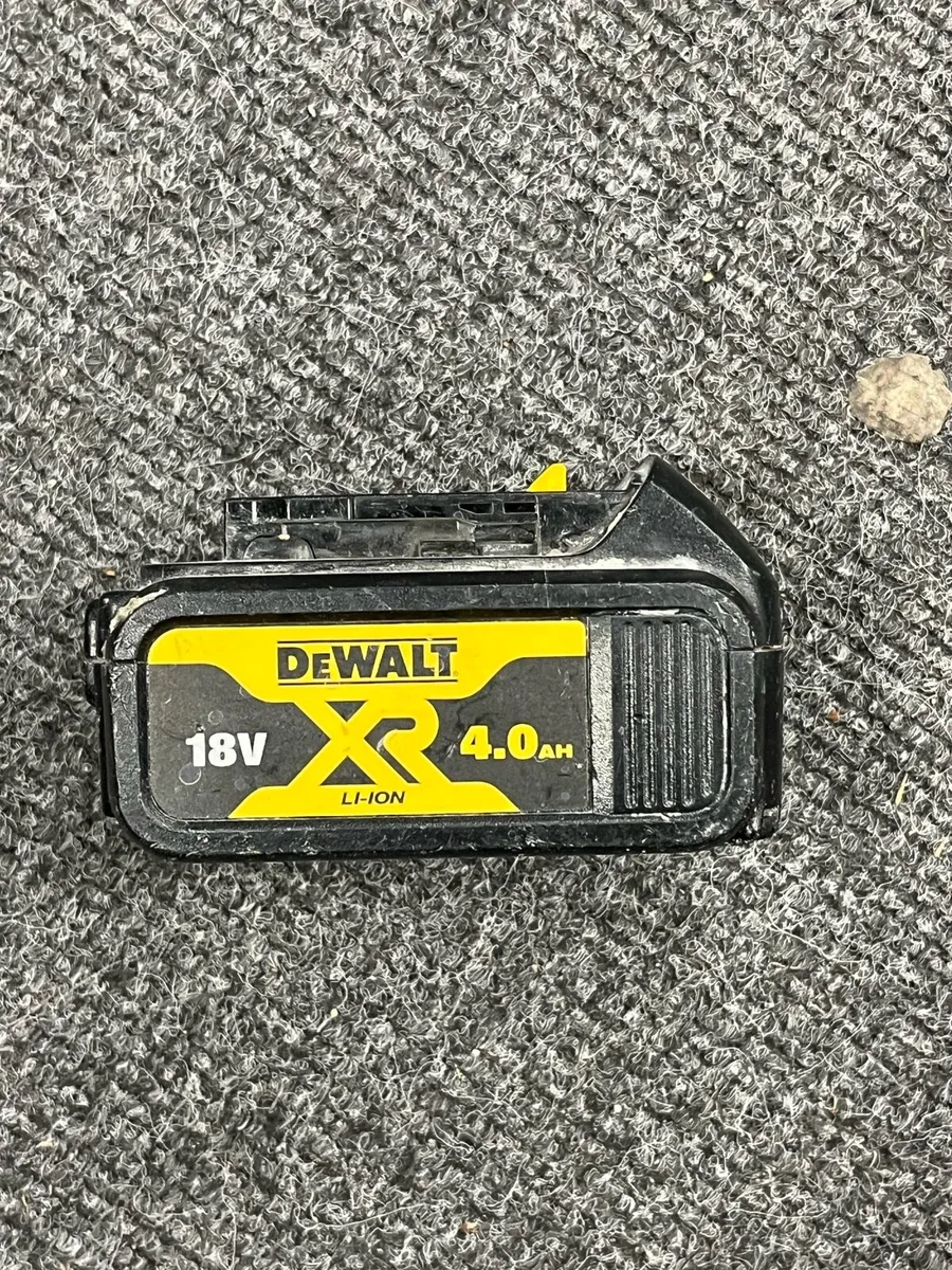 Dewalt 18v Battery - Image 1