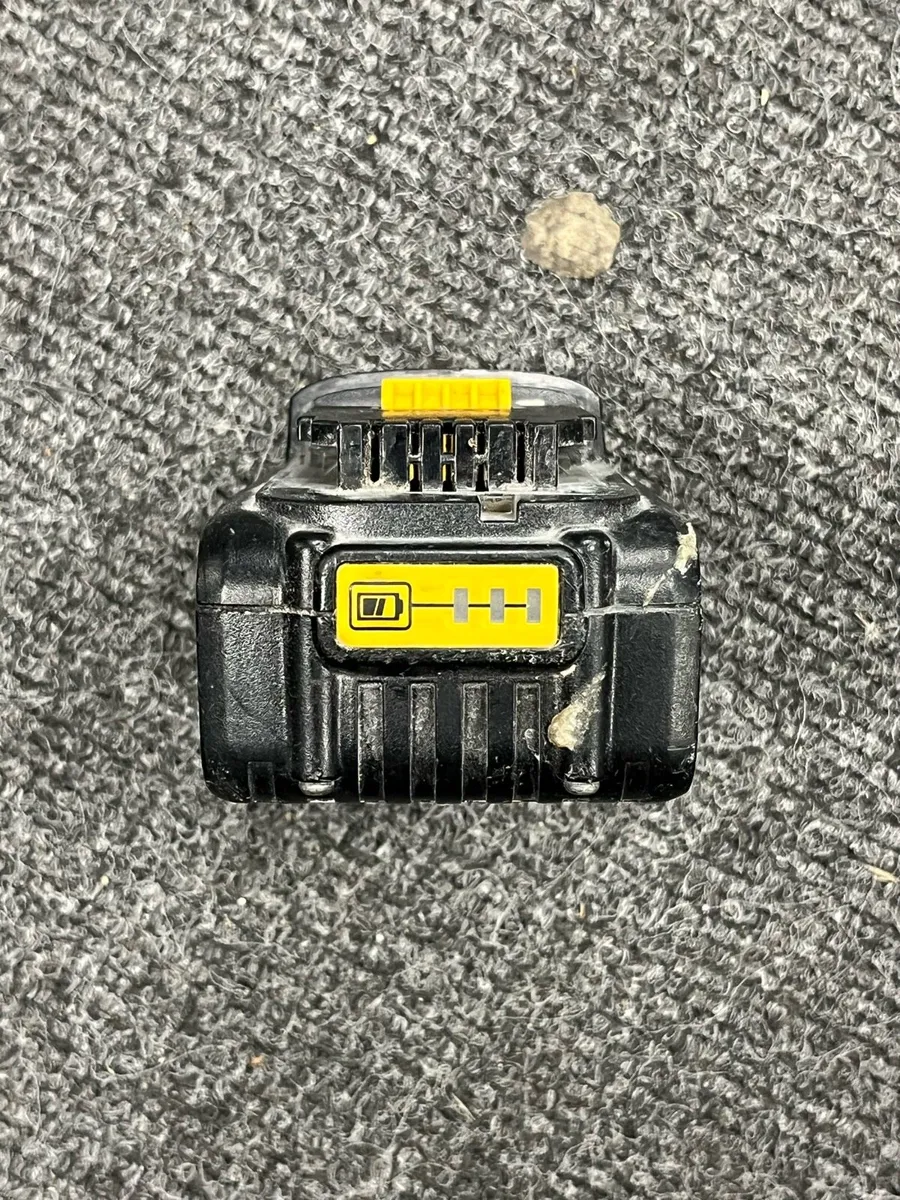 Dewalt 18v Battery - Image 2