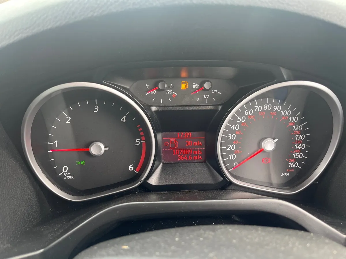 Ford Galaxy 2010 - Image 2