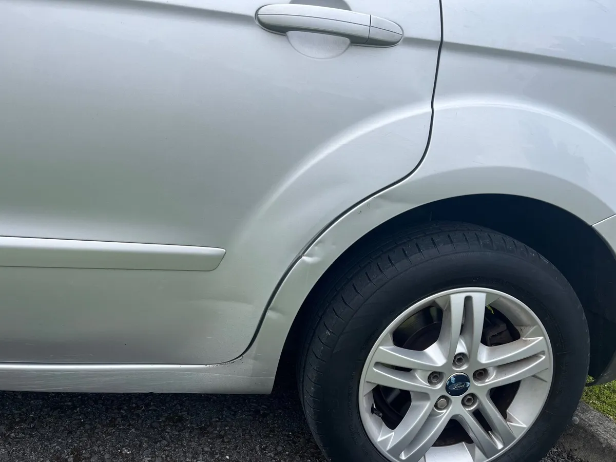 Ford Galaxy 2010 - Image 3