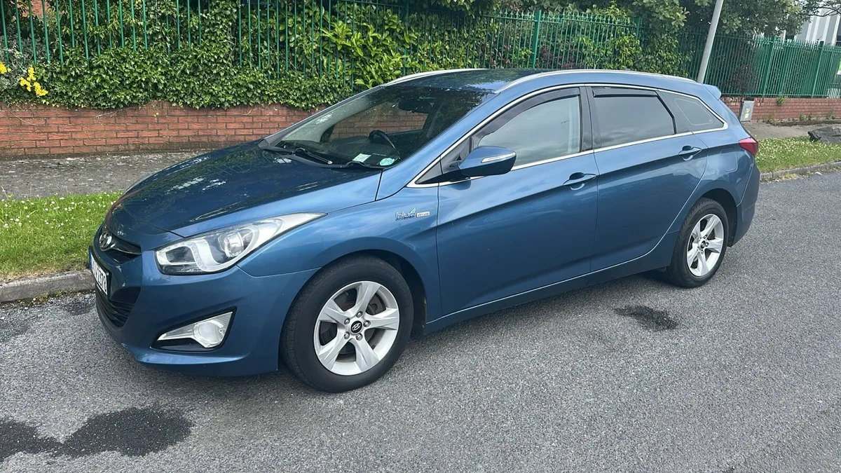 2014 Hyundai I40 estate mint low mileage - Image 2