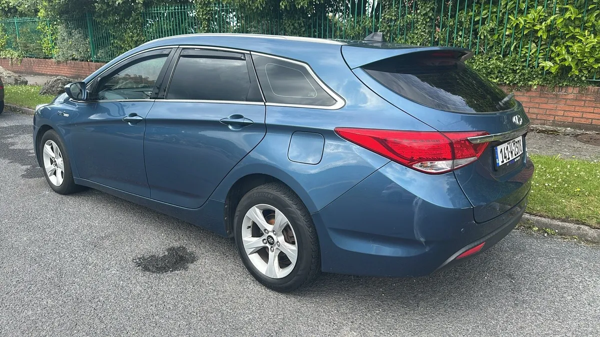 2014 Hyundai I40 estate mint low mileage - Image 3