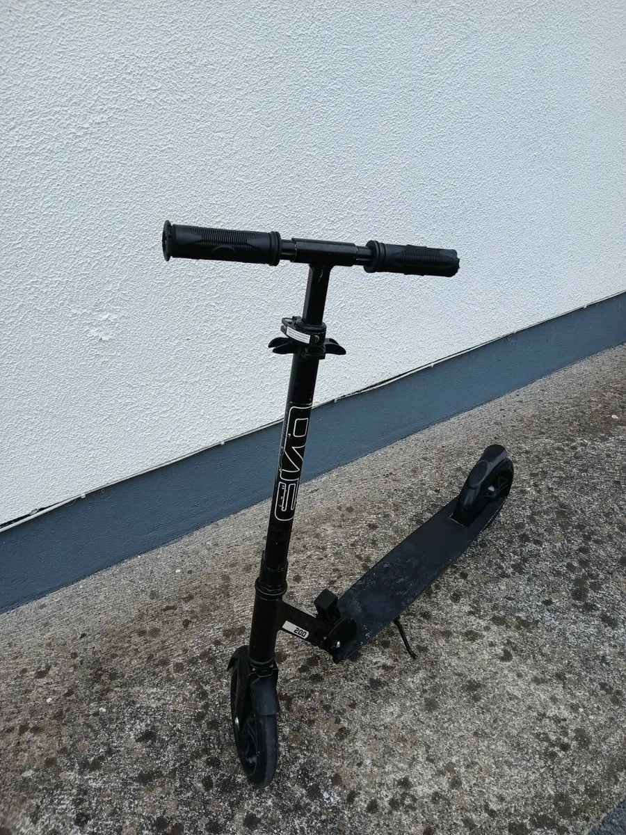 Scooter - Image 2
