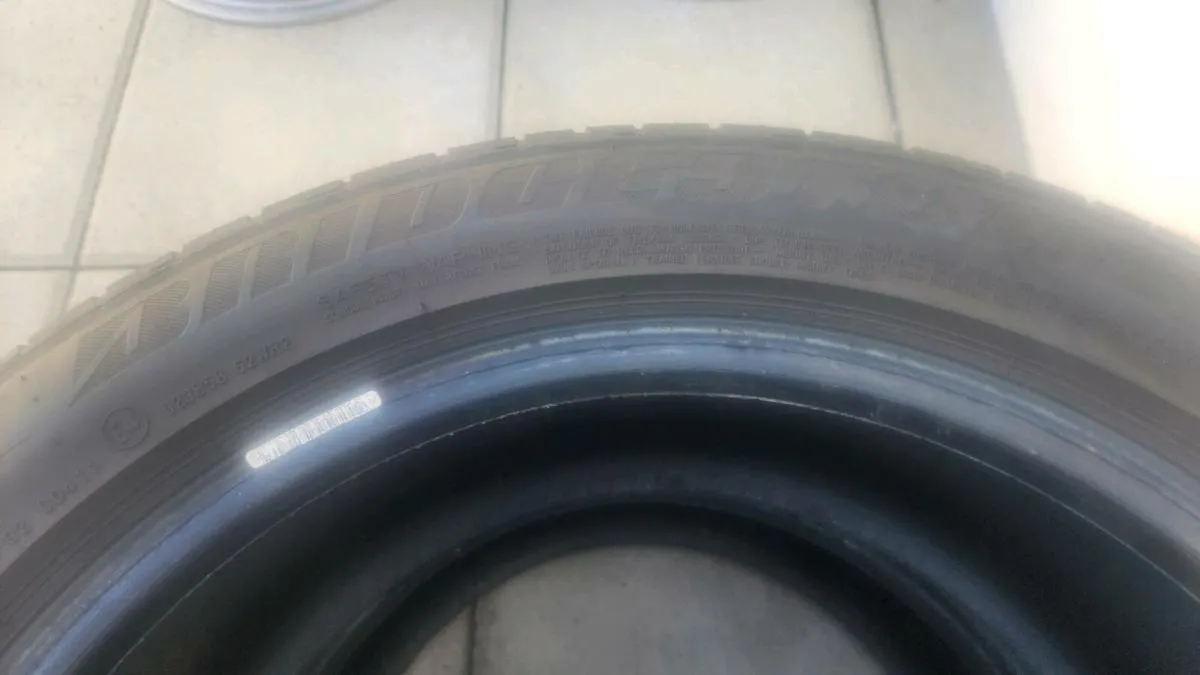 17" inch Bridgestone RunFlat tyres 225/50/17 - Image 2