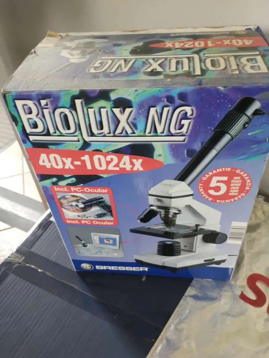 Microscope