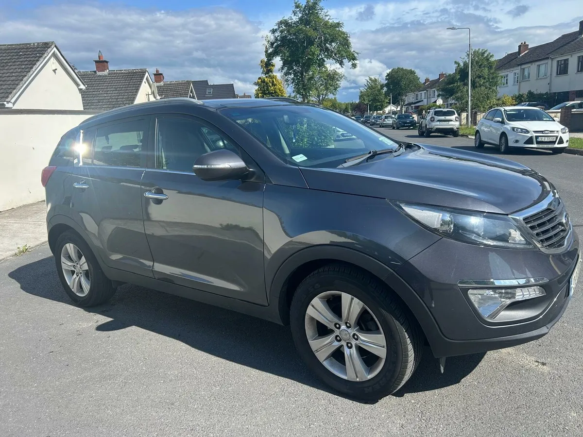 Car - Image 4