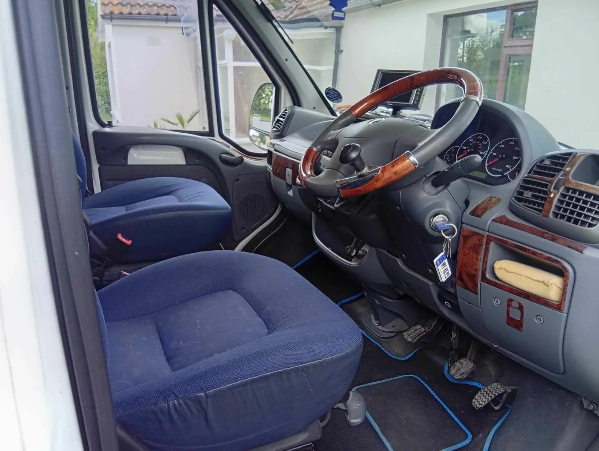 motorhome - Image 4