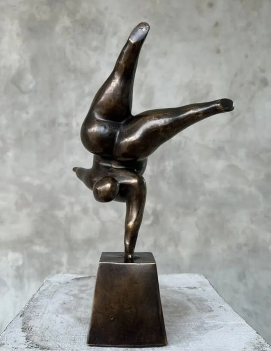 Balancing Lady (30cm) - Bronze - Image 1
