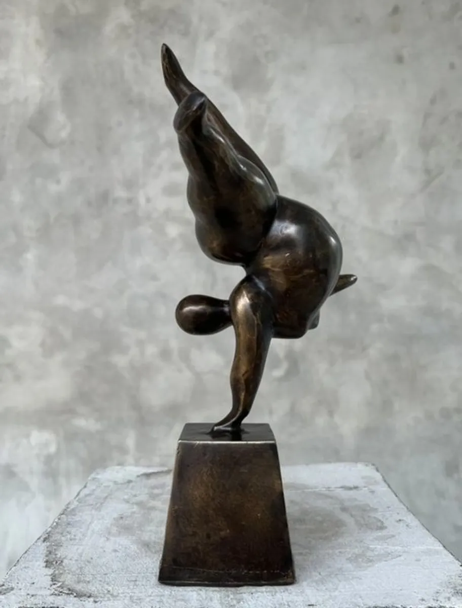 Balancing Lady (30cm) - Bronze - Image 4